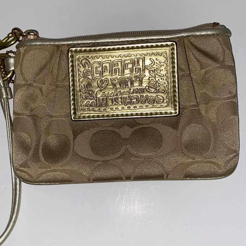 Coach Poppy Women's Tan Signature Logo Wristlet Handbag‎ One Size